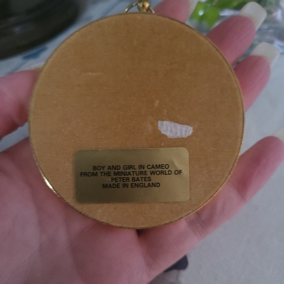 Vintage Miniature Cameo Behind Bubble Glass - Picture 5 of 6